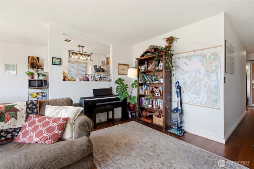 Property photo for 2703 Boylston Ave E #201, Seattle photo 8