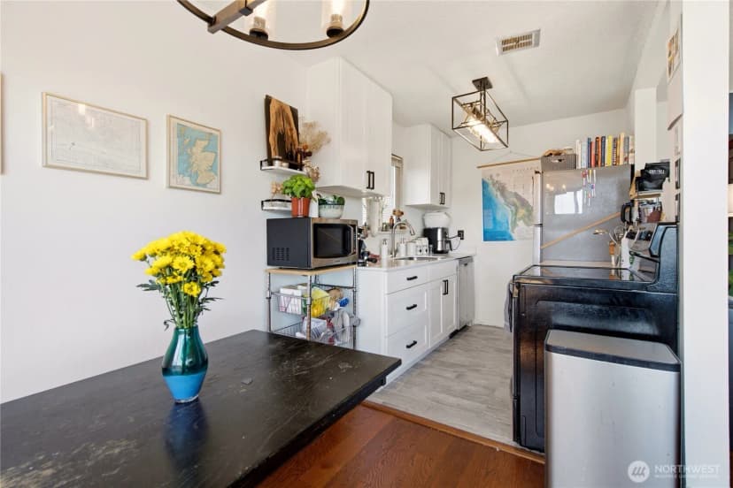 Property photo for 2703 Boylston Ave E #201, Seattle photo 17