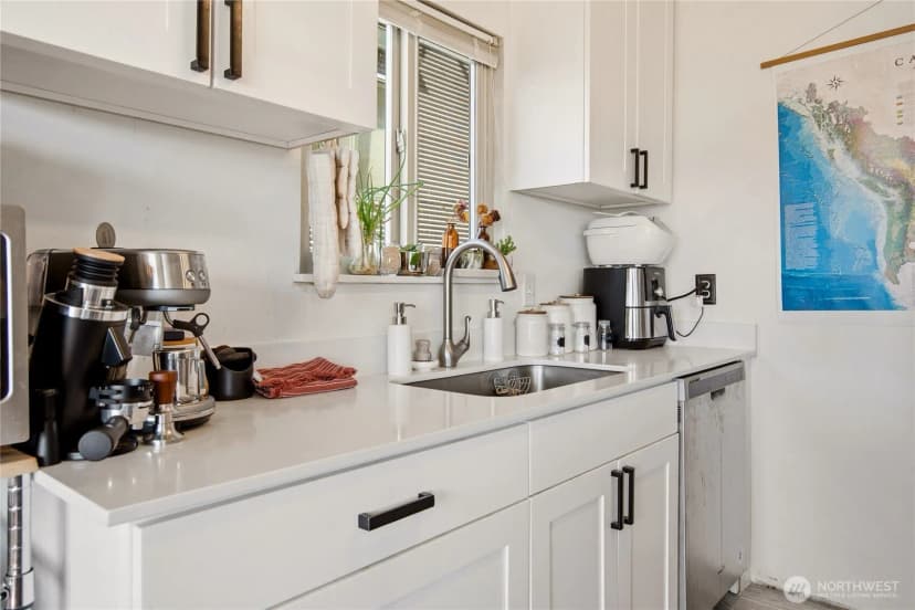 Property photo for 2703 Boylston Ave E #201, Seattle photo 16