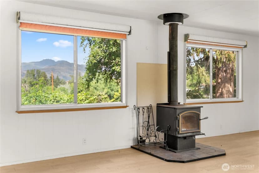 Property photo for 517 Lufkin Lane, Winthrop photo 5
