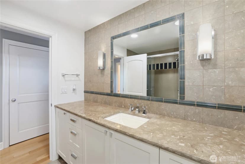 Property photo for 37 Tatoosh Ky, Bellevue photo 26