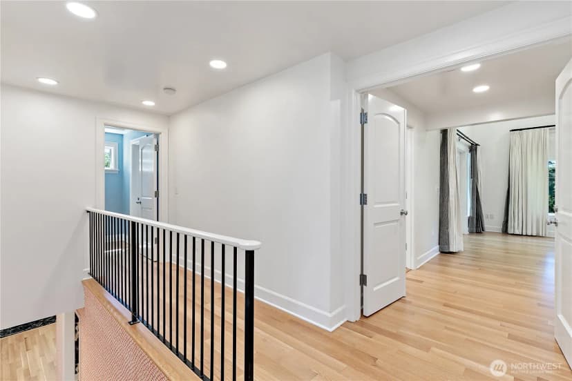 Property photo for 37 Tatoosh Ky, Bellevue photo 18