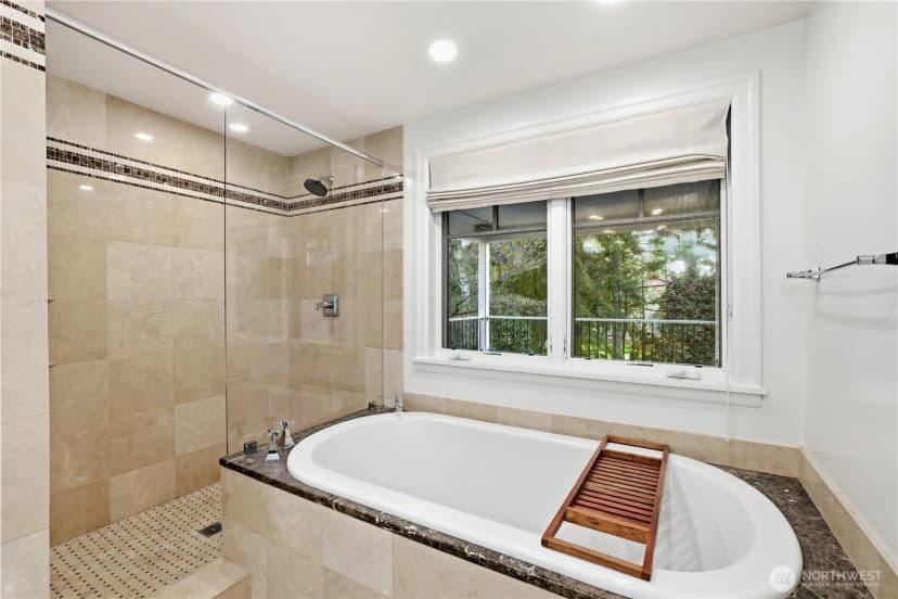 Property photo for 37 Tatoosh Ky, Bellevue photo 23