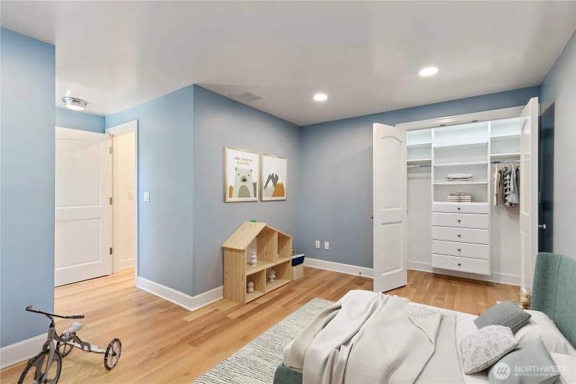 Property photo for 37 Tatoosh Ky, Bellevue photo 28