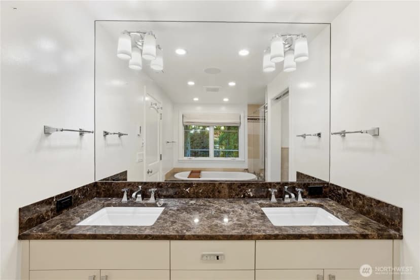 Property photo for 37 Tatoosh Ky, Bellevue photo 22