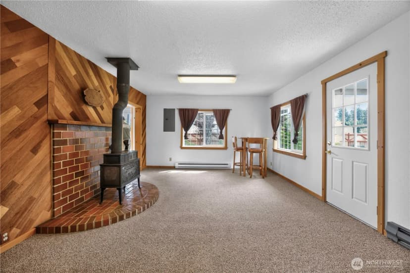 Property photo for 23617 Orting Kapowsin Highway E, Graham photo 7