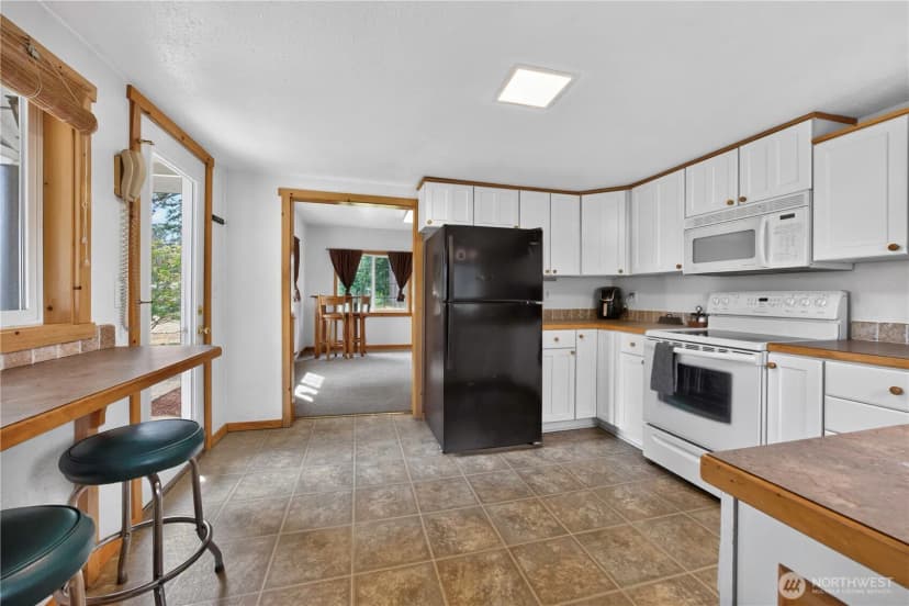 Property photo for 23617 Orting Kapowsin Highway E, Graham photo 13