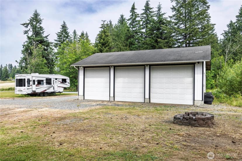 Property photo for 23617 Orting Kapowsin Highway E, Graham photo 31
