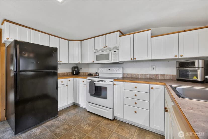 Property photo for 23617 Orting Kapowsin Highway E, Graham photo 12