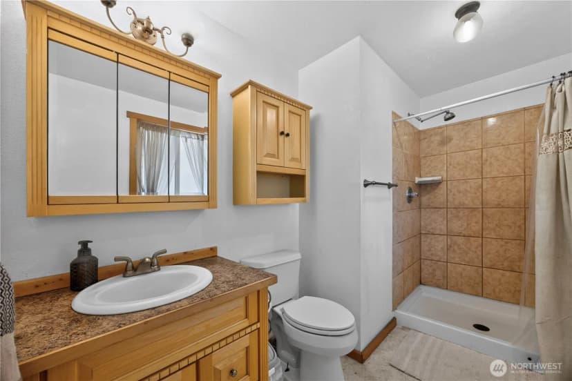 Property photo for 23617 Orting Kapowsin Highway E, Graham photo 10