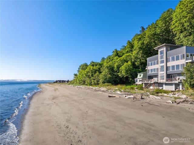 Property photo for 27865 Sandy Beach Lane Ne, Kingston photo 2