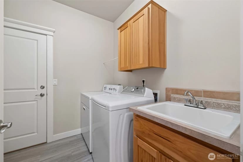 Property photo for 722 E 18th St, La Center photo 14