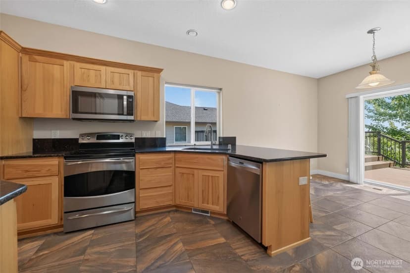 Property photo for 722 E 18th St, La Center photo 11