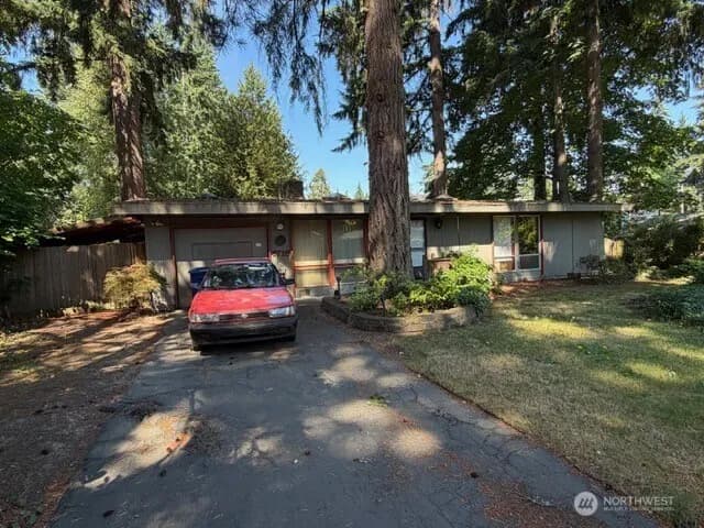 Property photo for 1715 146th Avenue Se, Bellevue photo 2