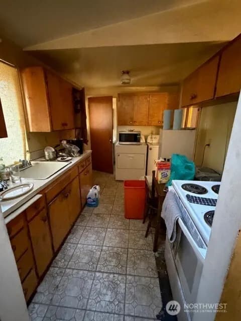 Property photo for 1715 146th Avenue Se, Bellevue photo 5