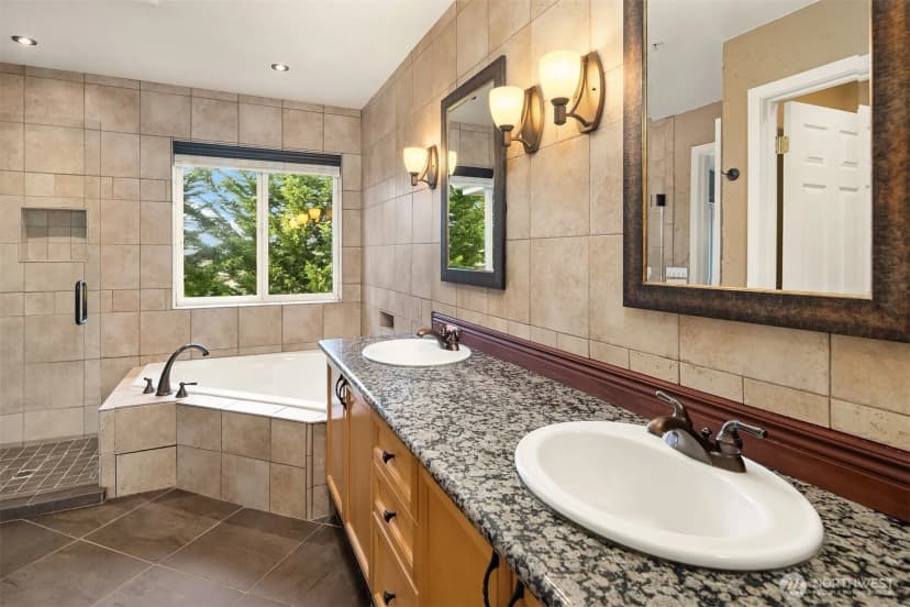 Property photo for 12113 Ne 172nd Place #j202, Bothell photo 22