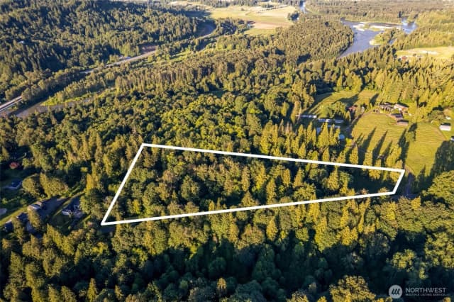 Property photo for 18901 Welch Road, Snohomish photo 2