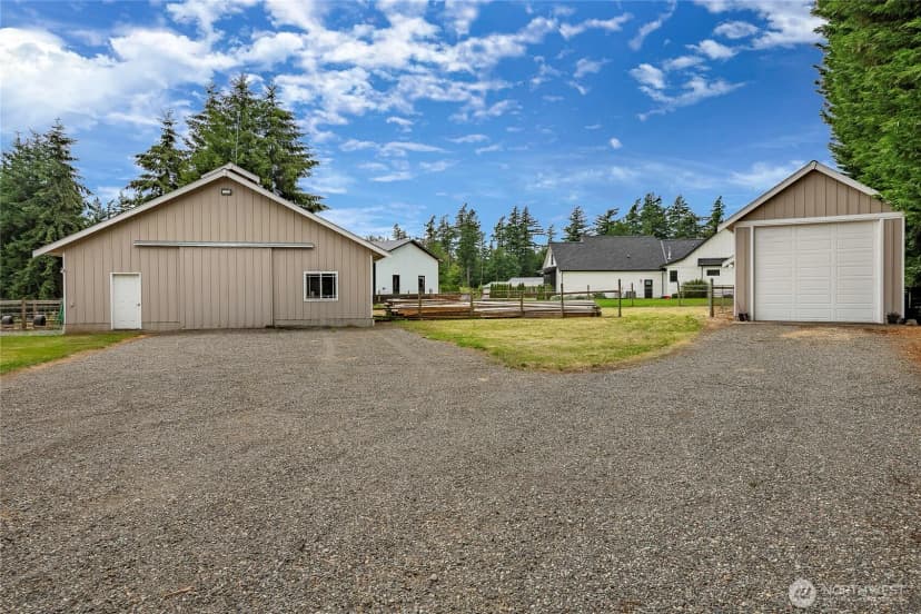 Property photo for 7969 Rodeo Drive, Lynden photo 5