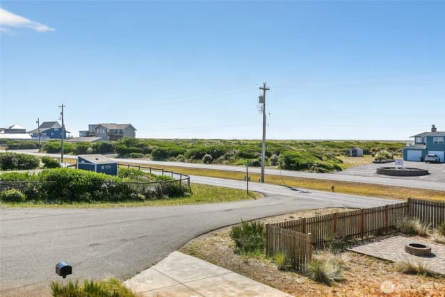 Property photo for 1054 Cedar Crest Court Sw, Ocean Shores photo 4