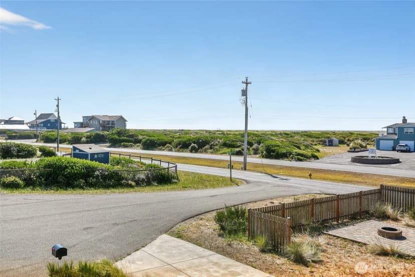 Property photo for 1054 Cedar Crest Court Sw, Ocean Shores photo 4