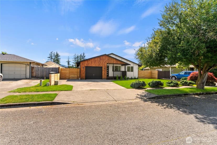 Property photo for 603 Washington Avenue Se, Orting photo 39