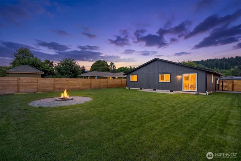 Property photo for 603 Washington Avenue Se, Orting photo 3