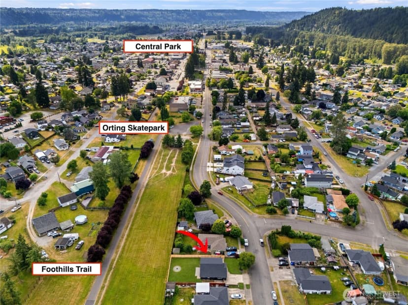 Property photo for 603 Washington Avenue Se, Orting photo 6