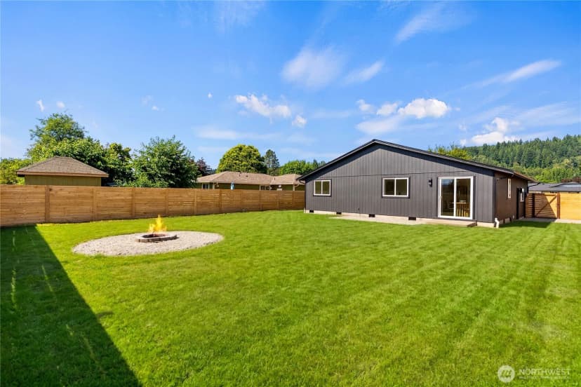 Property photo for 603 Washington Avenue Se, Orting photo 37