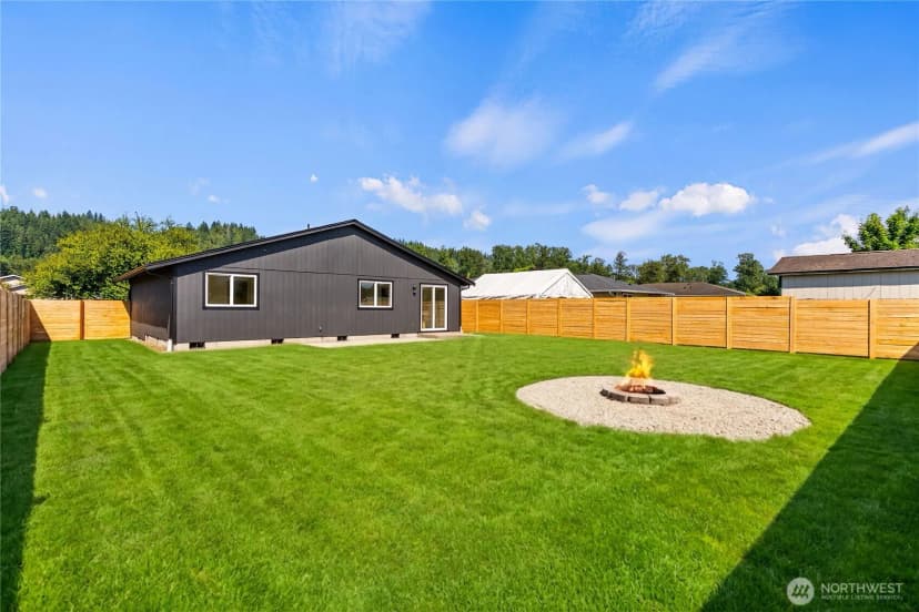 Property photo for 603 Washington Avenue Se, Orting photo 38