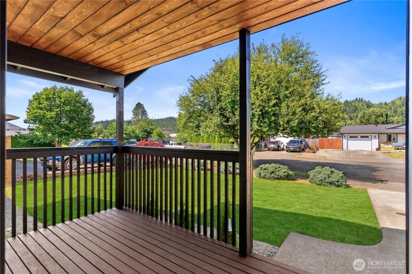 Property photo for 603 Washington Avenue Se, Orting photo 12