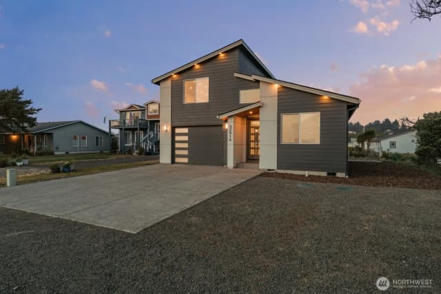 Property photo for 32916 G Street, Ocean Park photo 2