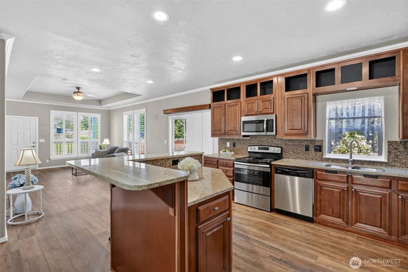 Property photo for 2101 S 324th Street, Federal Way photo 5