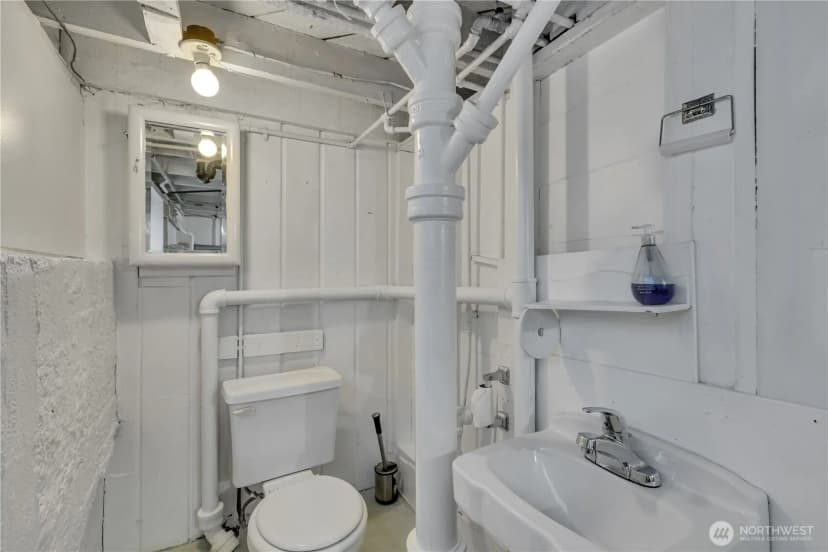 Property photo for 2204 3rd Avenue W, Seattle photo 20