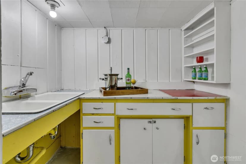 Property photo for 2204 3rd Avenue W, Seattle photo 24