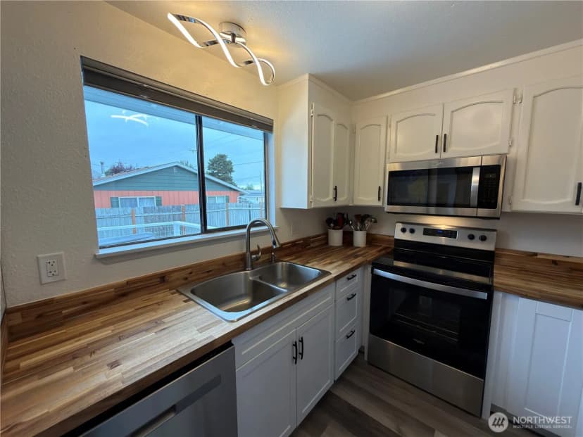 Property photo for 826 N Beech Street, Port Angeles photo 13
