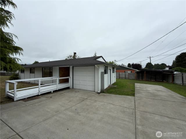 Property photo for 826 N Beech Street, Port Angeles photo 3