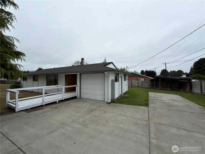 Property photo for 826 N Beech Street, Port Angeles photo 3