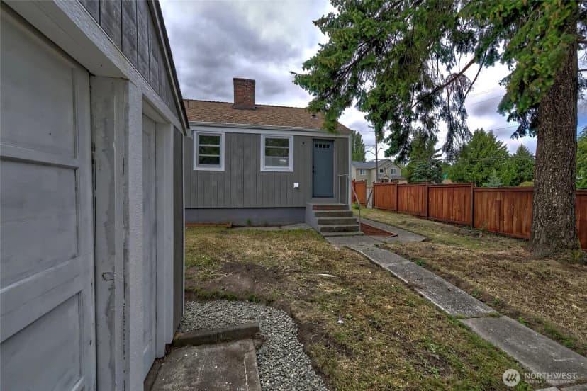 Property photo for 13504 35th Avenue S, Tukwila photo 18