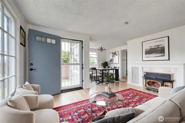 Property photo for 13504 35th Avenue S, Tukwila photo 5