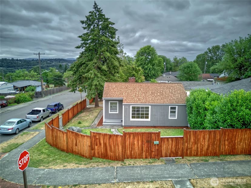 Property photo for 13504 35th Avenue S, Tukwila photo 23