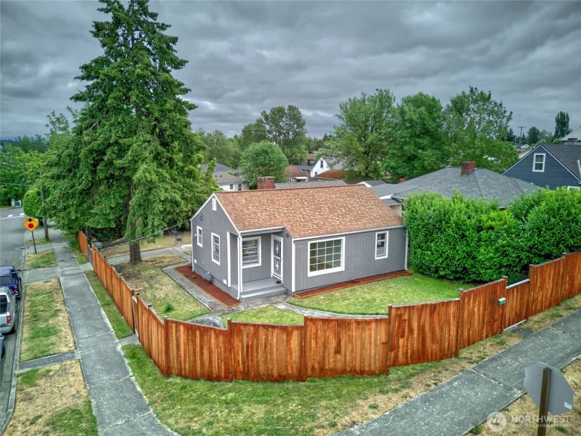 Property photo for 13504 35th Avenue S, Tukwila