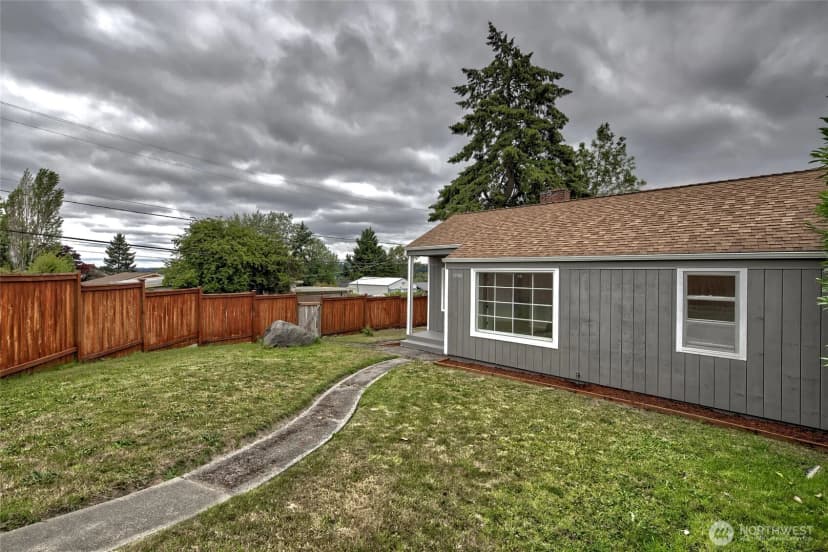 Property photo for 13504 35th Avenue S, Tukwila photo 21