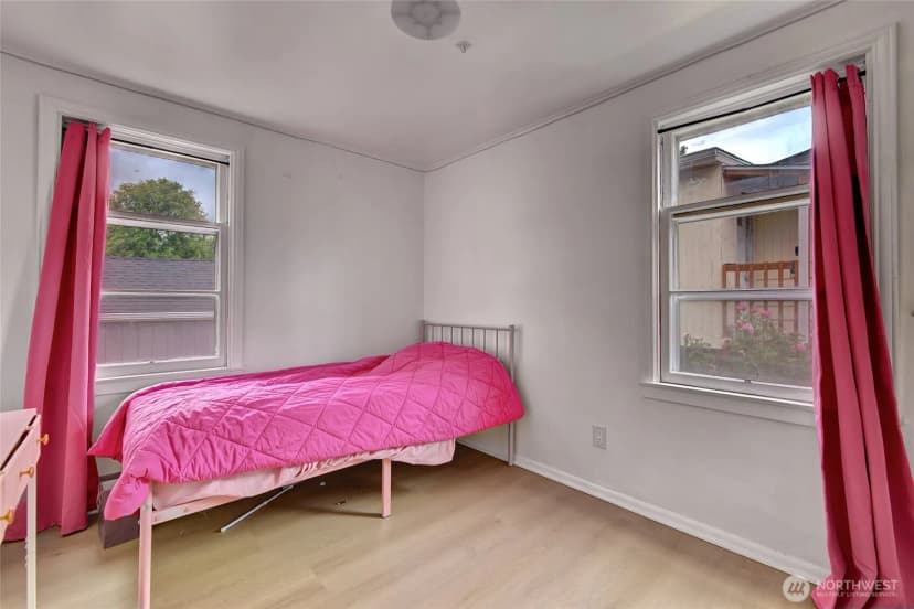 Property photo for 13504 35th Avenue S, Tukwila photo 14