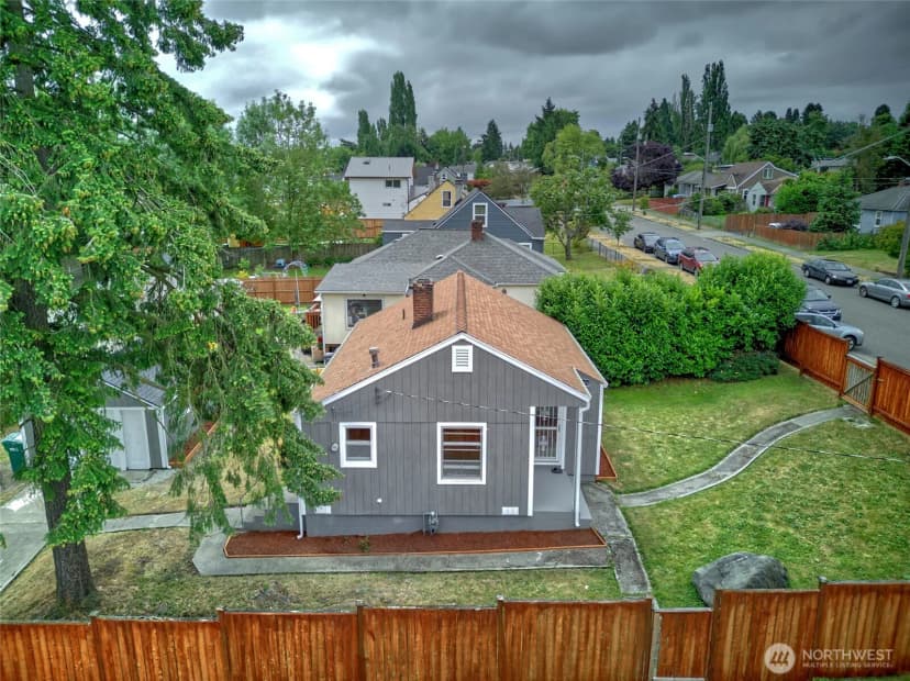 Property photo for 13504 35th Avenue S, Tukwila photo 24