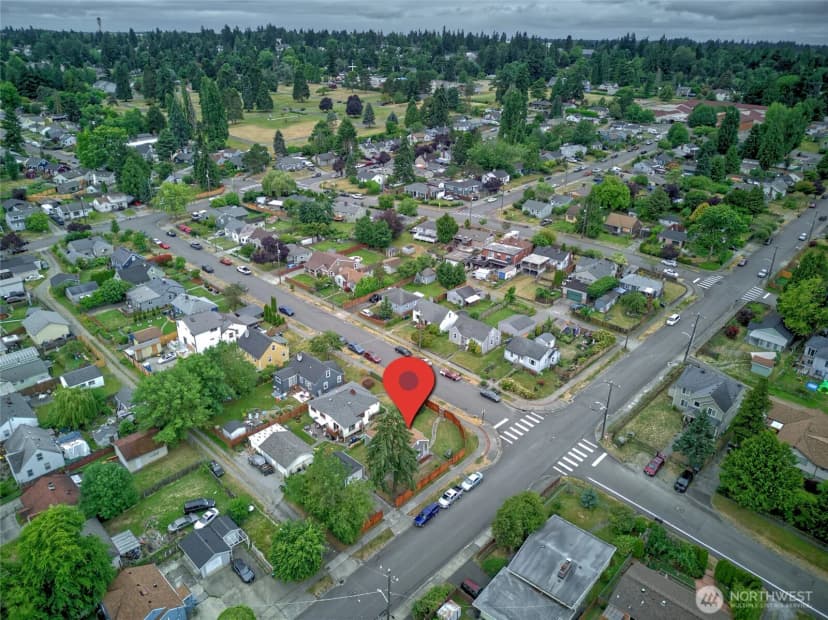Property photo for 13504 35th Avenue S, Tukwila photo 29