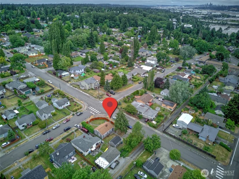 Property photo for 13504 35th Avenue S, Tukwila photo 27