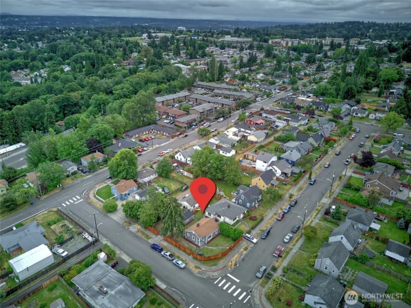 Property photo for 13504 35th Avenue S, Tukwila photo 30