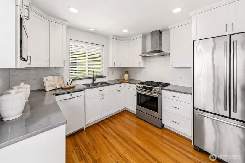 Property photo for 1426 18th Avenue #a, Seattle photo 6