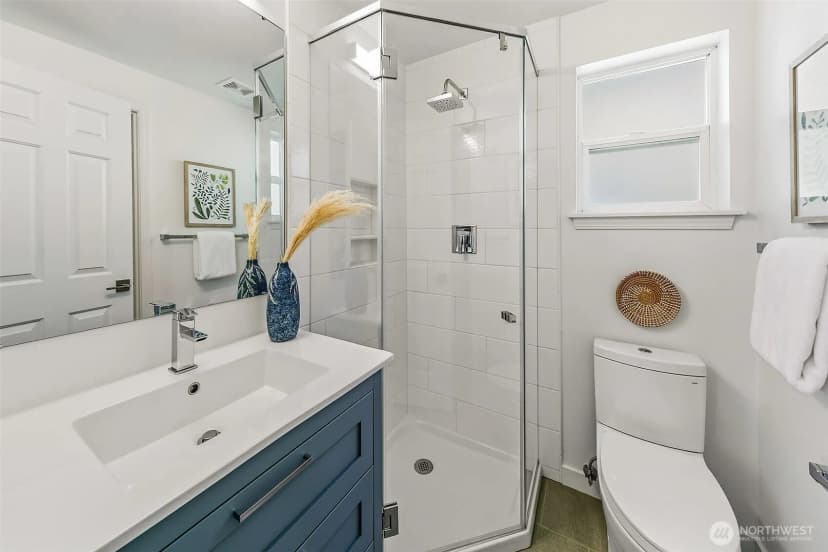 Property photo for 1426 18th Avenue #a, Seattle photo 16