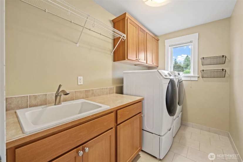Property photo for 21008 7th Avenue S, Des Moines photo 30